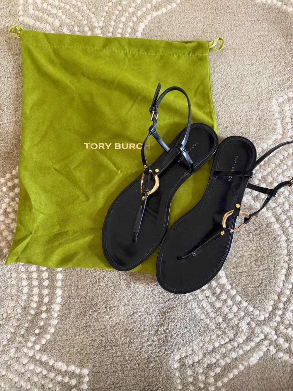 Tory Burch Black Leather Ring Sandal. Size 8